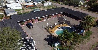 Trail Riders Inn - Motel