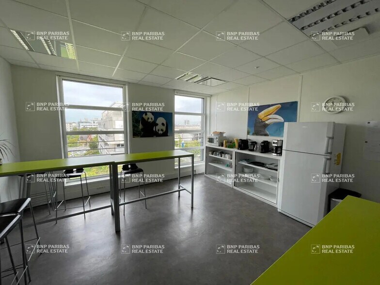 Office in Tours for lease - Interior Photo - Image 3 of 27