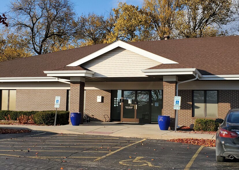 2509 W Iles Ave, Springfield, IL 62704 Office for Sale