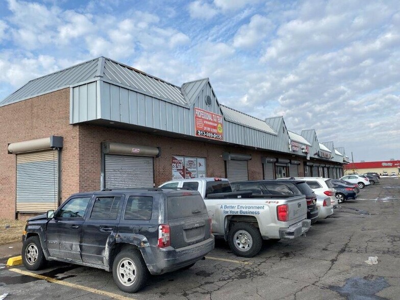 7611-7661 Gratiot Ave, Detroit, MI for lease - Building Photo - Image 1 of 6