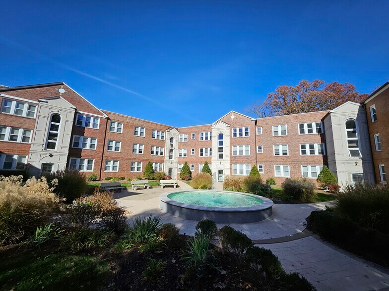 Fountain View Condos 7 Unit SFR Clayton, MO for Sale