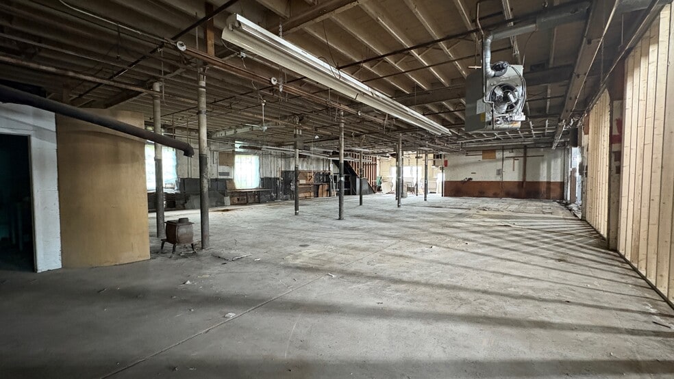 515 Columbia St, Hudson, NY for sale - Interior Photo - Image 3 of 40