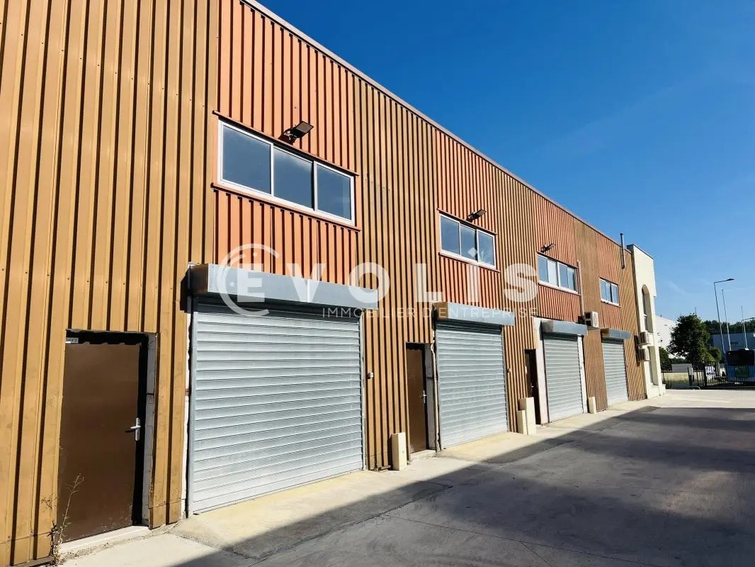 Office in Roissy-en-Brie for lease Building Photo- Image 1 of 8