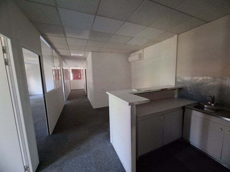 9 Avenue Léonard De Vinci, Pessac for lease - Building Photo - Image 2 of 8