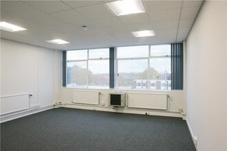 The Paddock, Wilmslow for lease Interior Photo- Image 1 of 4