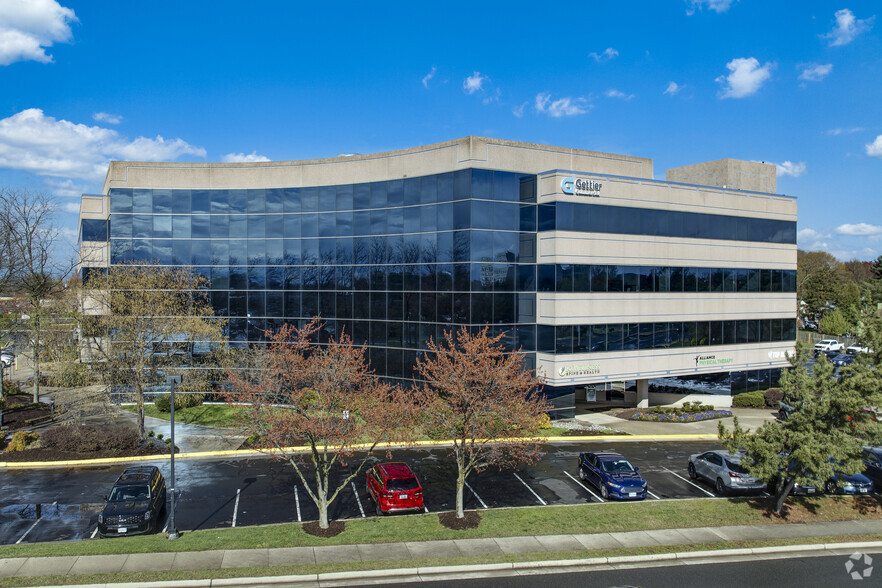 950 Herndon Pkwy, Herndon, VA for lease - Building Photo - Image 1 of 12