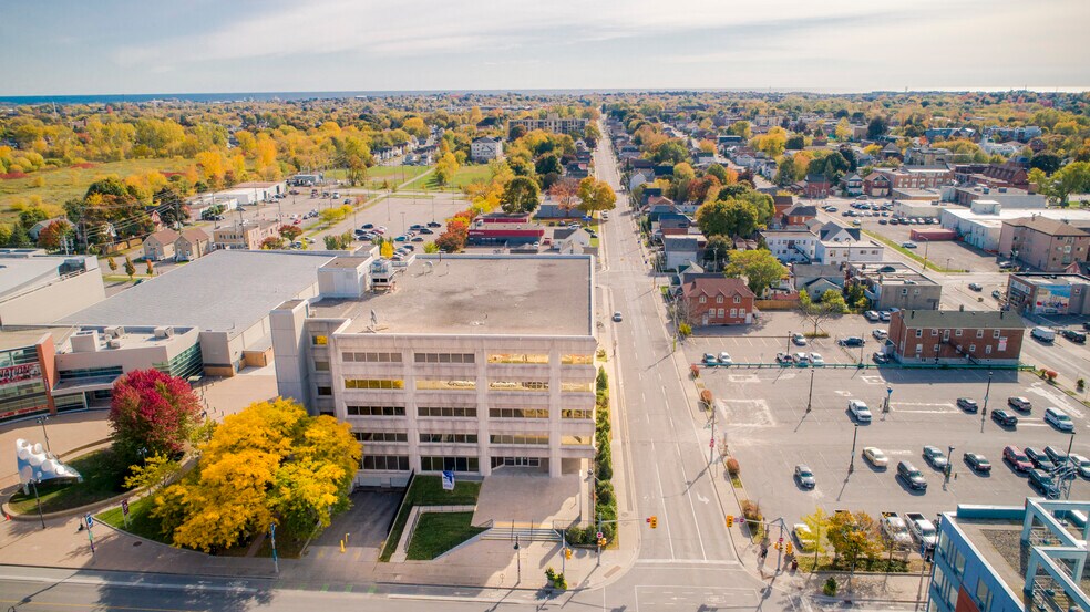 55 Athol St, Oshawa, ON for lease - Building Photo - Image 2 of 5