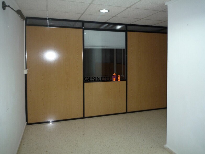 Retail in València for sale - Building Photo - Image 3 of 9