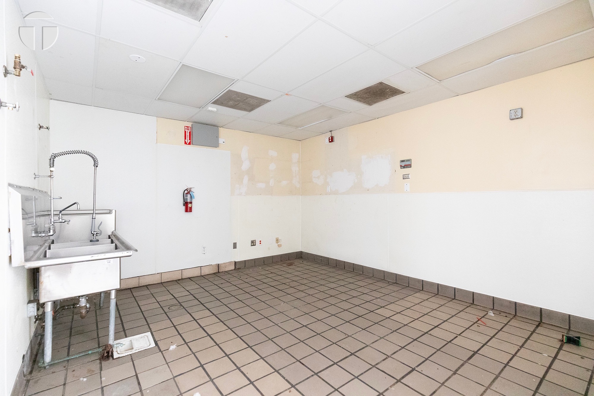 1401 Alhambra Blvd, Sacramento, CA for lease Interior Photo- Image 1 of 3