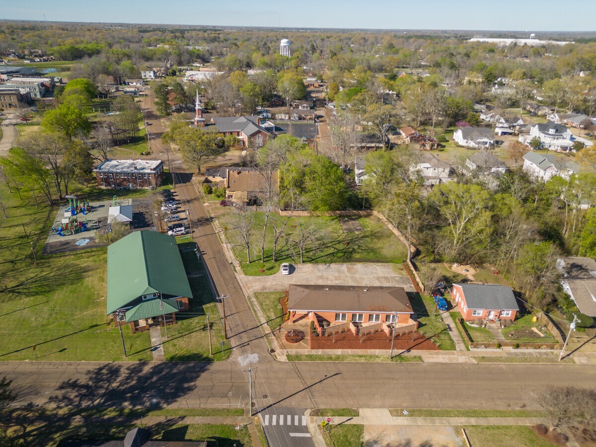 254 East St, West Point, MS 39773 Office for Lease