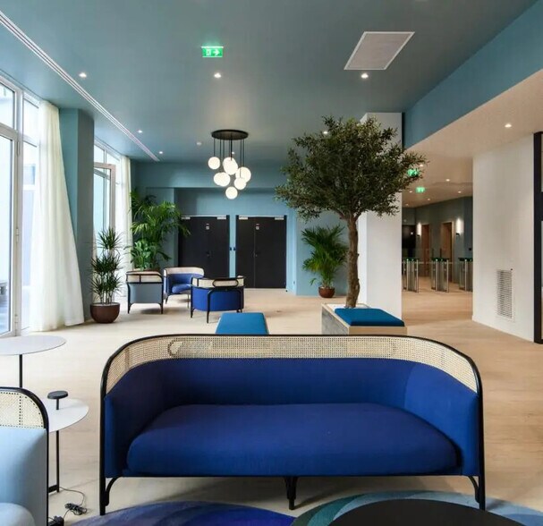 Office in Paris for lease - Building Photo - Image 2 of 20