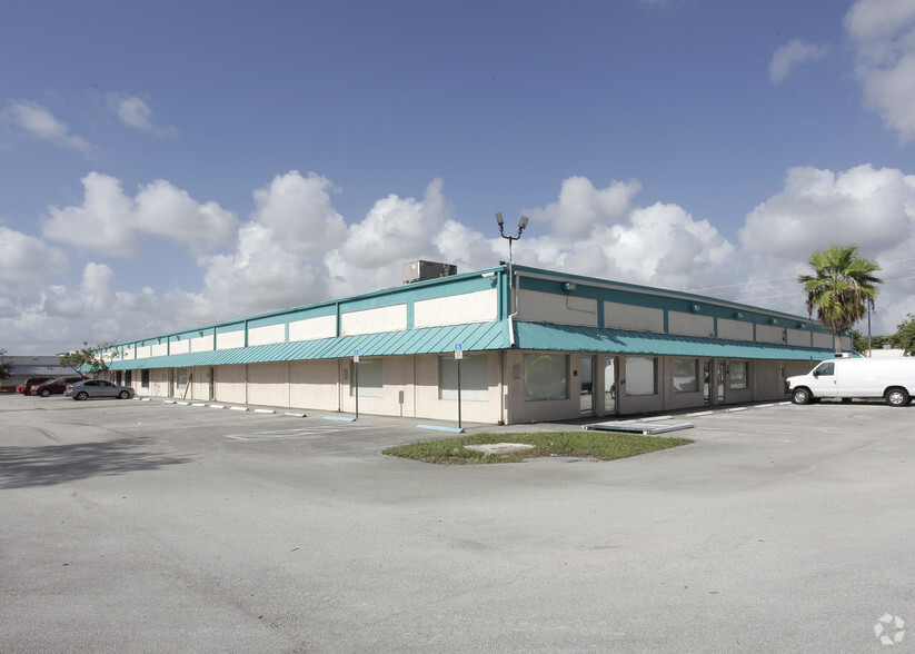 1883 NW 38th Ave, Lauderdale Lakes, FL for lease - Primary Photo - Image 3 of 24