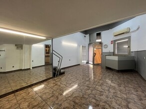 Retail in Igualada, Barcelona for lease Interior Photo- Image 1 of 8
