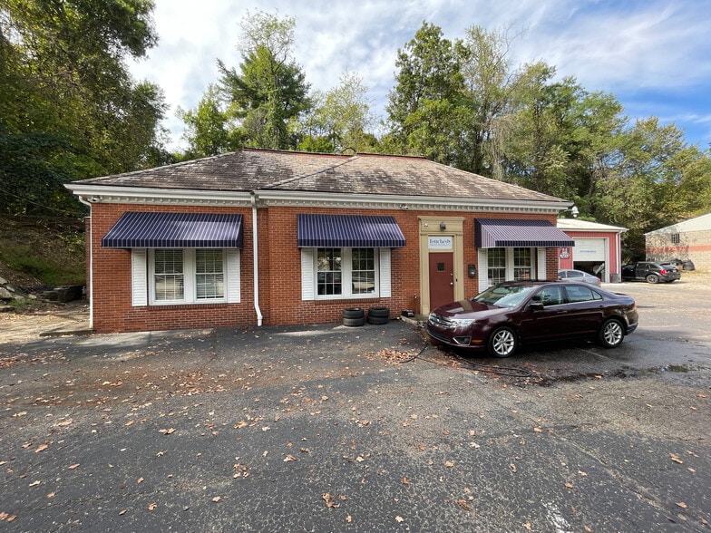 630-640 Long Rd portfolio of 2 properties for sale on LoopNet.com - Building Photo - Image 1 of 26