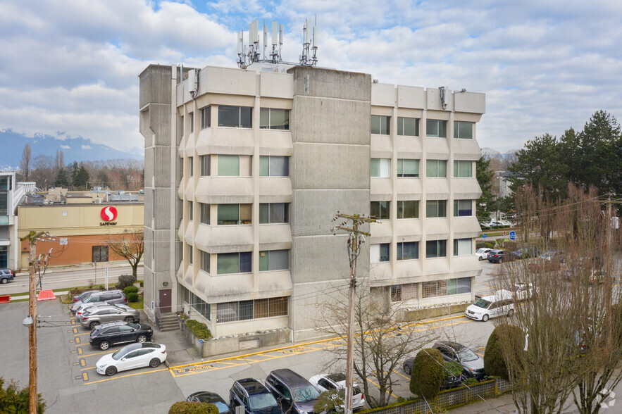 1750 E 10th Ave, Vancouver, BC for lease - Building Photo - Image 3 of 6