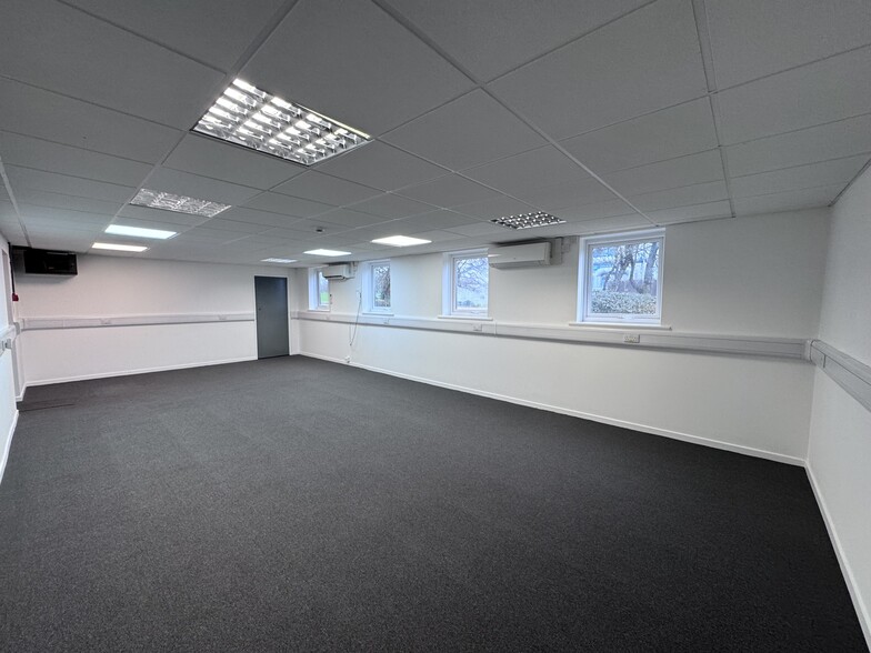 Walton Rd, Hartlebury for lease - Building Photo - Image 3 of 7