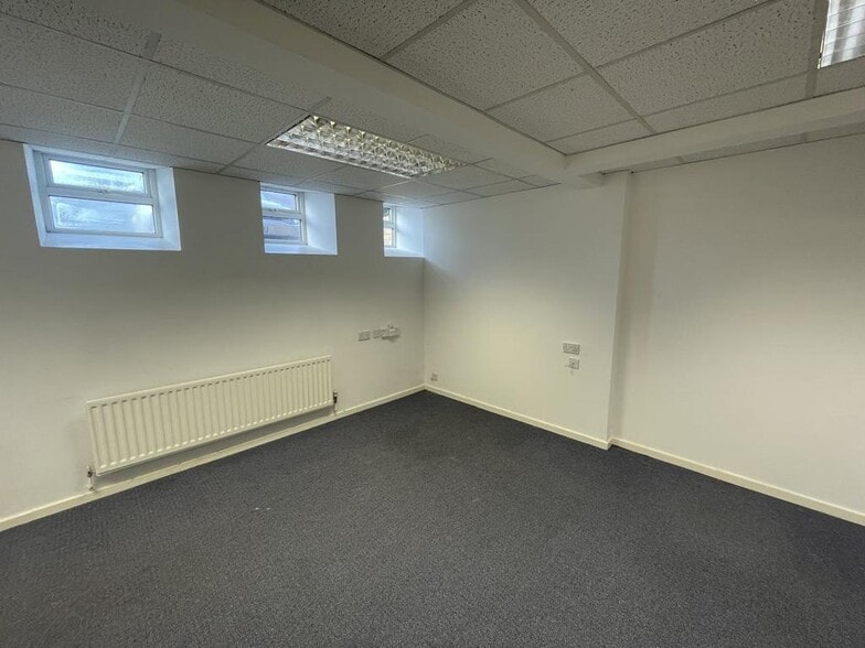 Whitebridge Ln, Stone for lease - Building Photo - Image 3 of 14