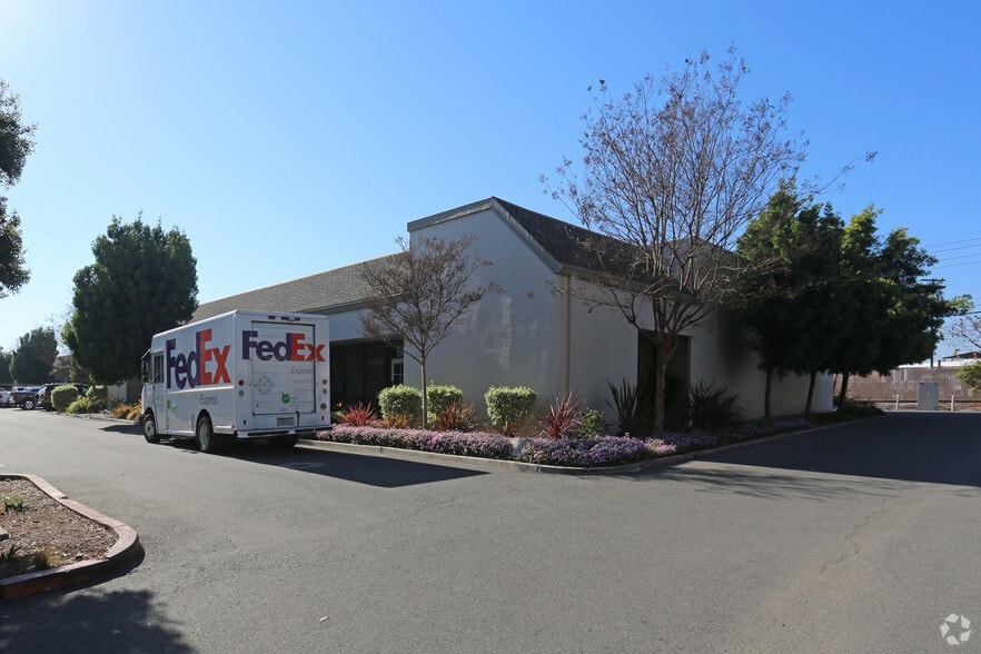 1901 E Carnegie Ave, Santa Ana, CA for sale - Building Photo - Image 3 of 6