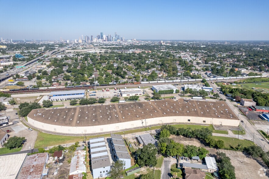 1979-1999 Tellepsen, Houston, TX for lease - Aerial - Image 2 of 7