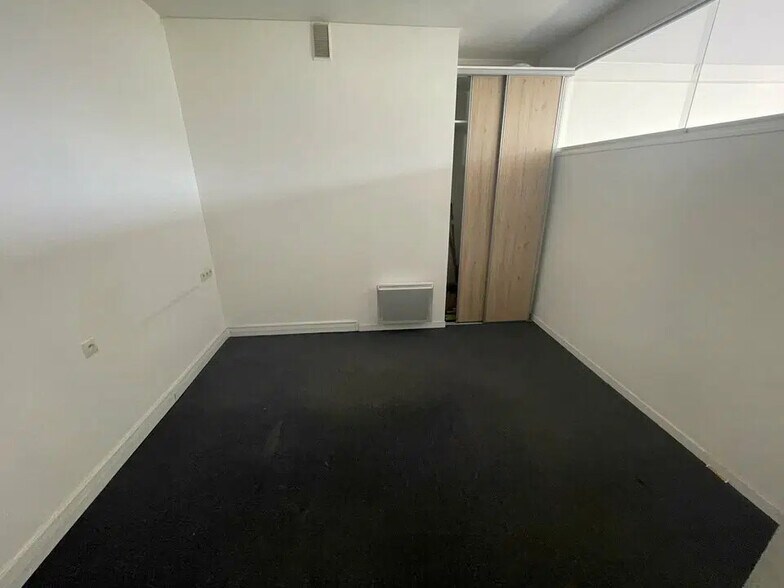 Retail in Orvault for lease - Building Photo - Image 3 of 8