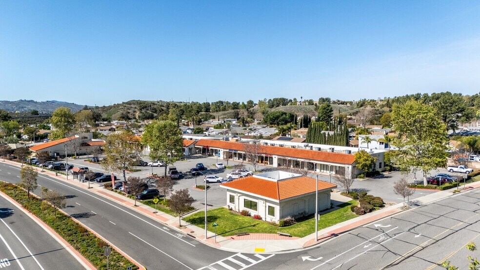 14701-14721 Princeton Ave, Moorpark, CA for lease - Building Photo - Image 3 of 37