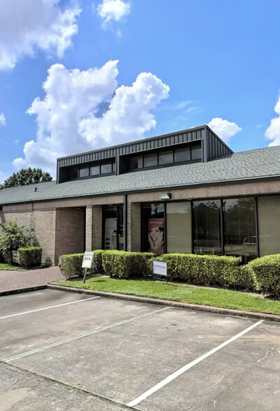 2507 Williams Trace Blvd, Sugar Land, TX for lease - Building Photo - Image 2 of 2