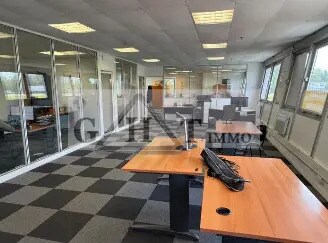 Industrial in Villejust for lease - Interior Photo - Image 2 of 3