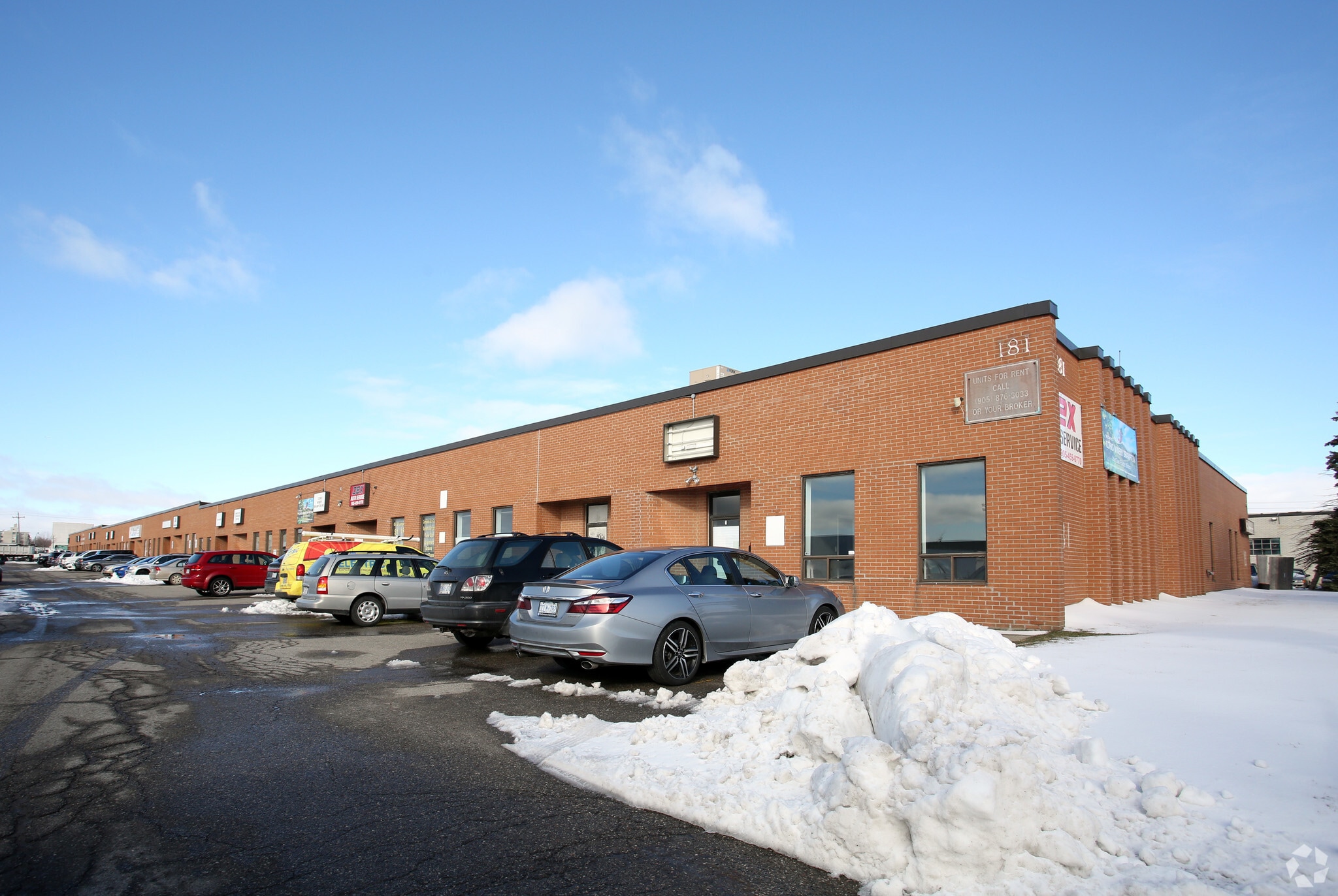 181 Rutherford Rd, Brampton, ON L6W 3P4