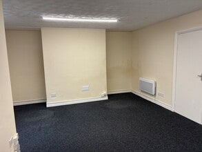 86-88 The Hwy, Deeside for lease Interior Photo- Image 1 of 2