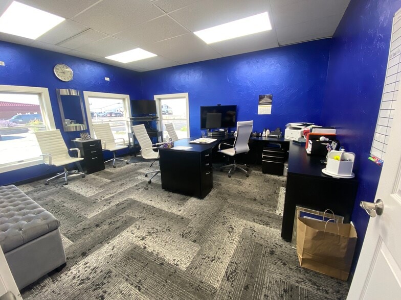 202 W Lakeway Rd, Gillette, WY for sale - Building Photo - Image 1 of 13