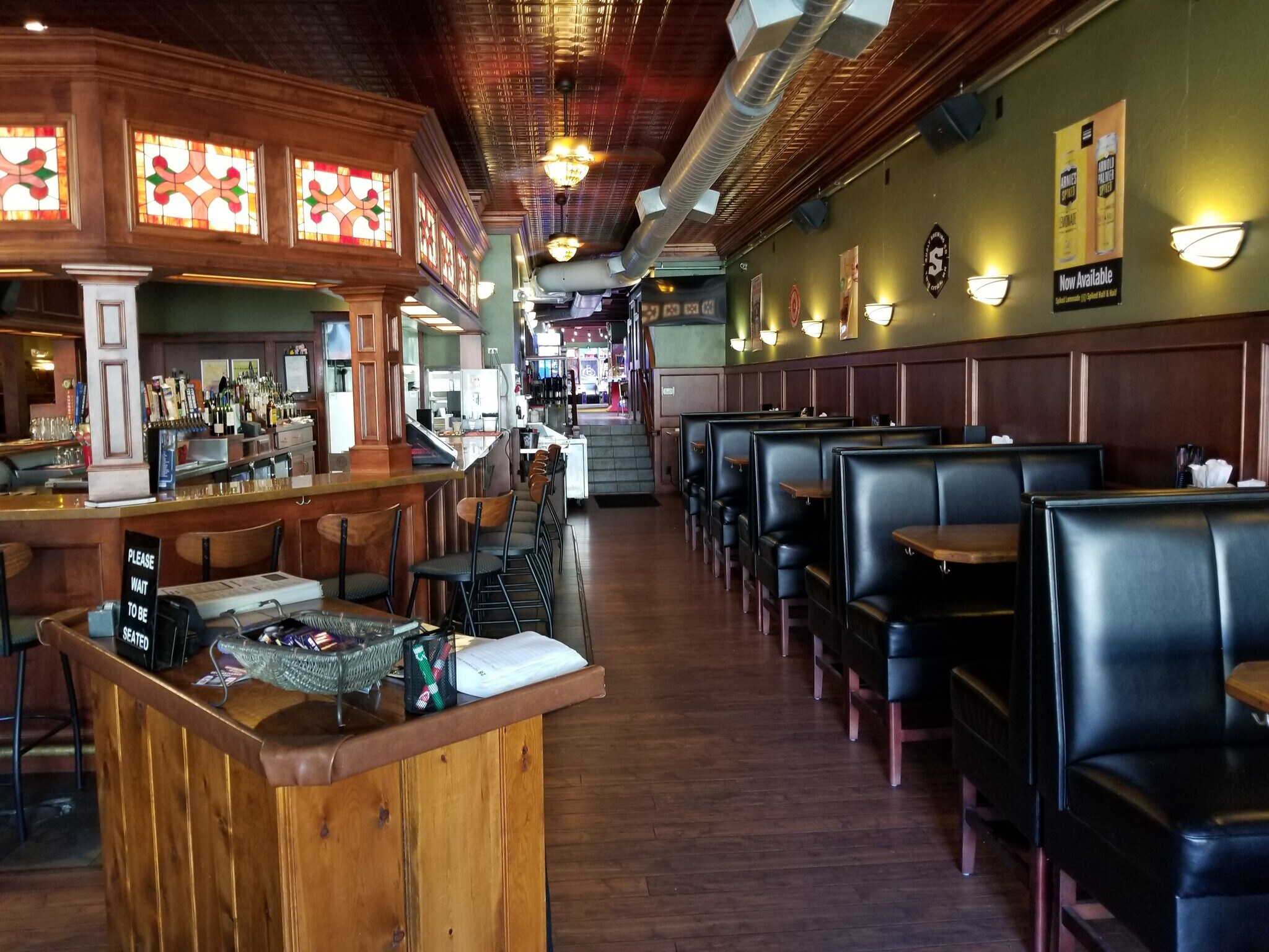 106 2nd St E, Hastings, MN for sale Interior Photo- Image 1 of 1