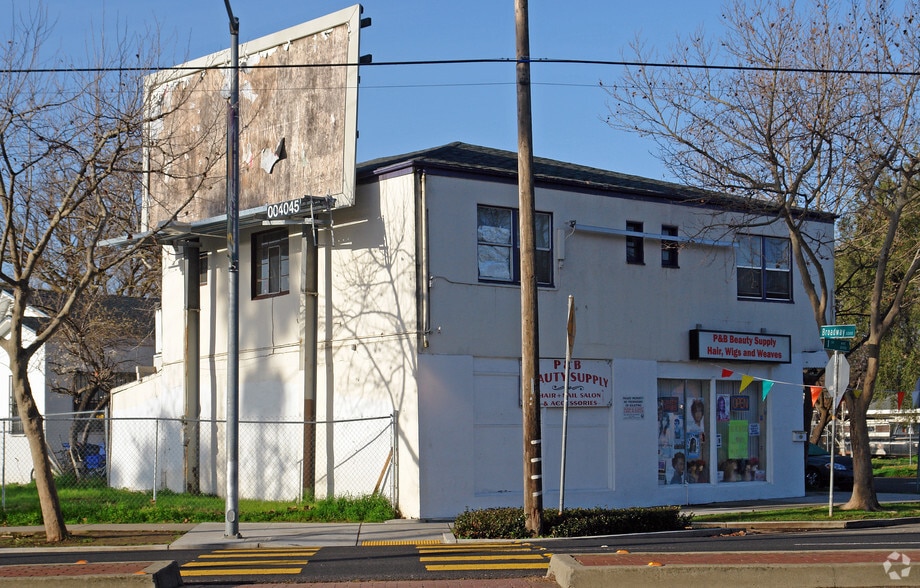 3200 Broadway, Sacramento, CA for sale - Building Photo - Image 2 of 2