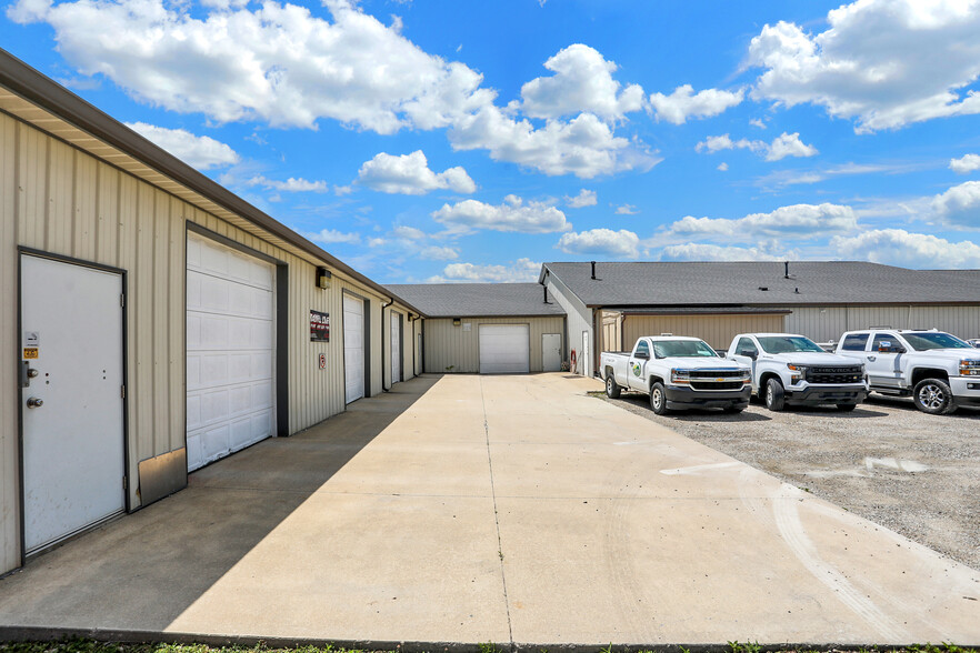 6135 W 400 N, Greenfield, IN for lease - Building Photo - Image 3 of 41