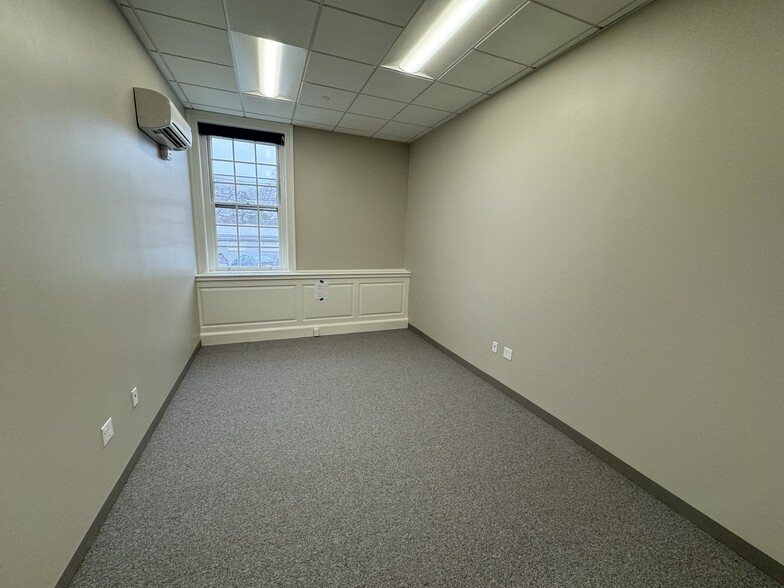 4 North St, Plymouth, MA for lease - Interior Photo - Image 2 of 8