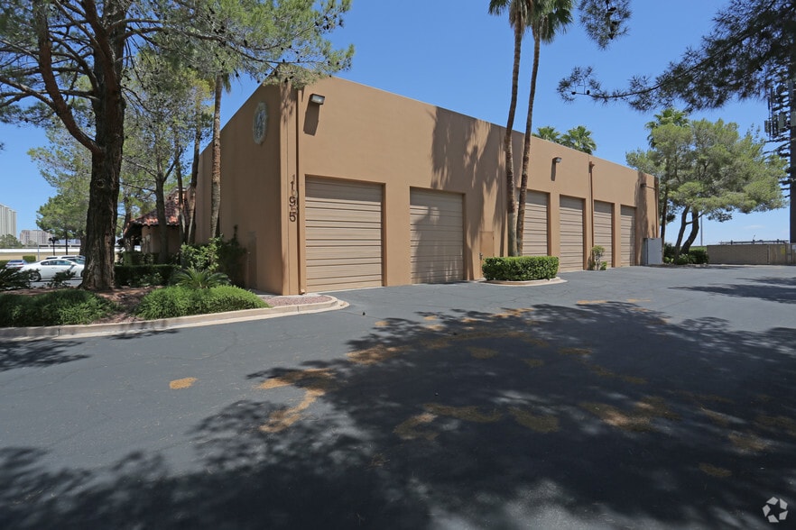 195 E Reno Ave, Las Vegas, NV for lease - Building Photo - Image 3 of 4