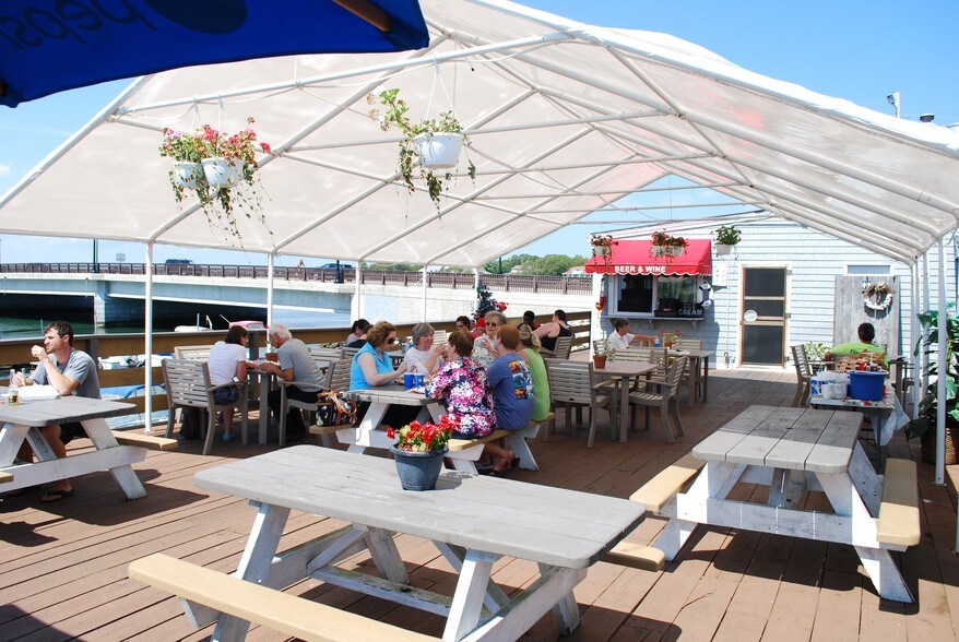 2 Main St, Bourne, MA for sale - Building Photo - Image 1 of 1