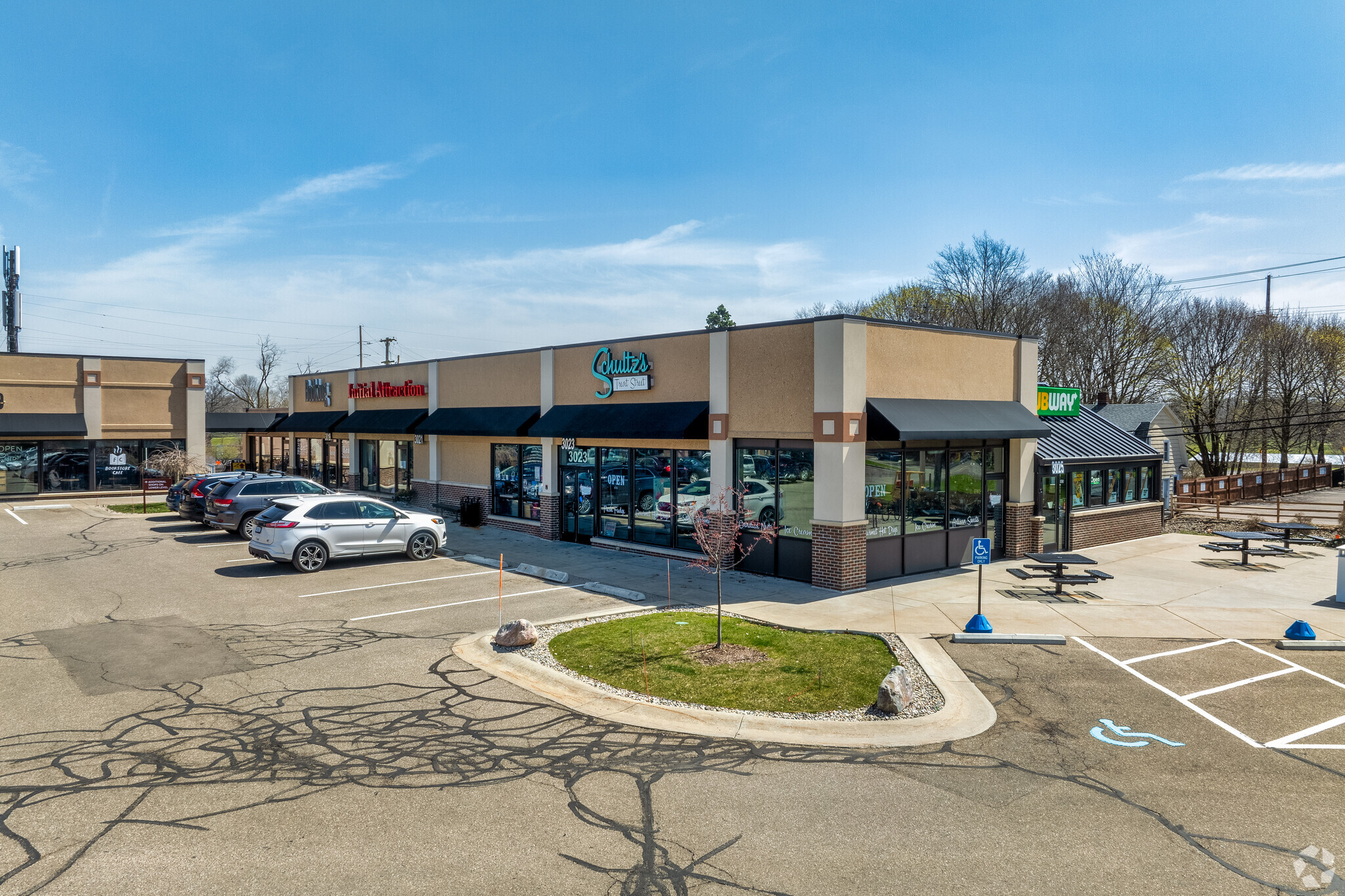 2925-3029 Oakland Dr, Kalamazoo, MI for lease Primary Photo- Image 1 of 3