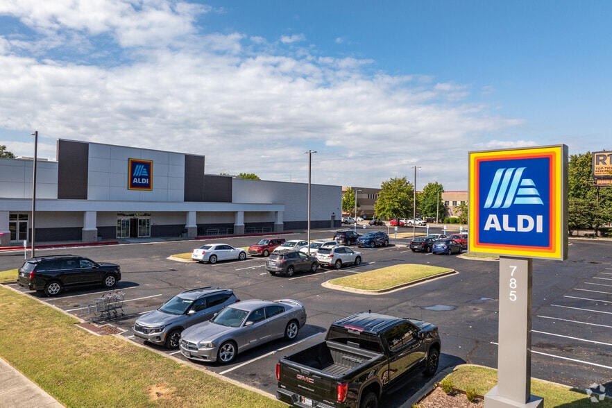 785 Union Ave, Memphis, TN for lease - Building Photo - Image 2 of 5