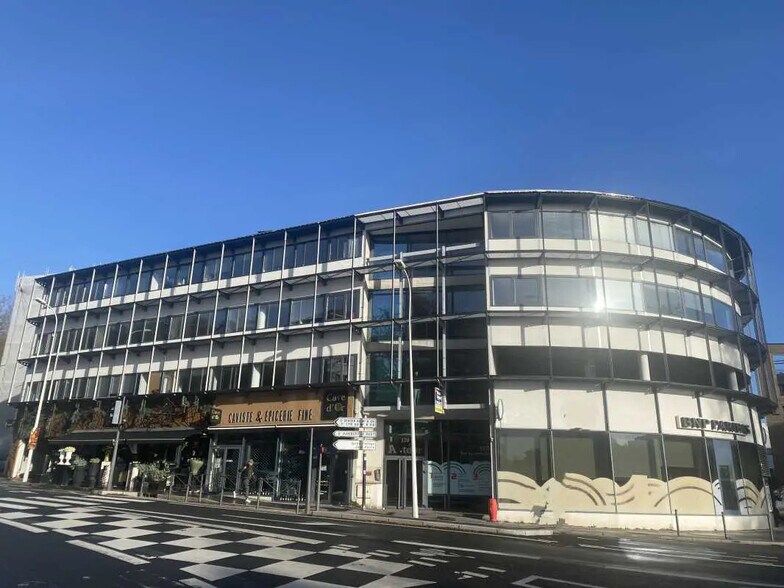 Office in Lyon for sale - Building Photo - Image 2 of 15