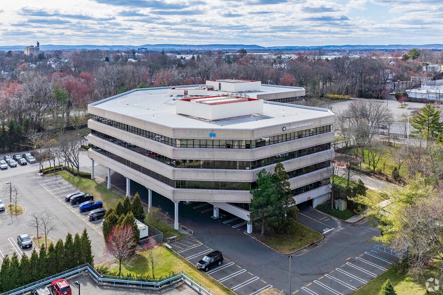 80 E State Rt 4, Paramus, NJ for sale - Building Photo - Image 1 of 1