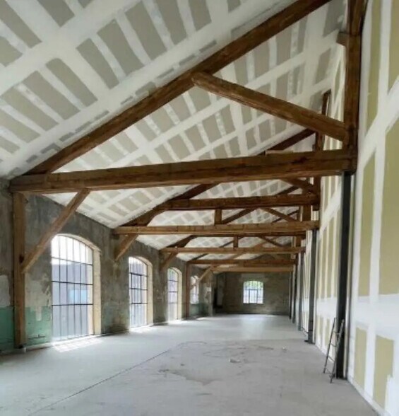 Industrial in Chaponost for sale - Building Photo - Image 3 of 11