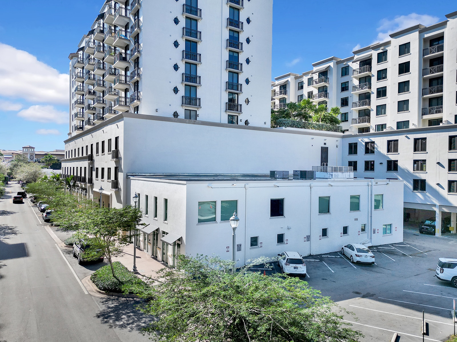 4070-4090 Laguna St, Coral Gables, FL for lease Building Photo- Image 1 of 36