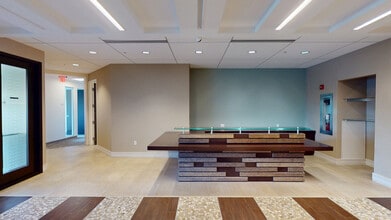 900 Broken Sound Pky NW, Boca Raton, FL for lease Interior Photo- Image 2 of 19