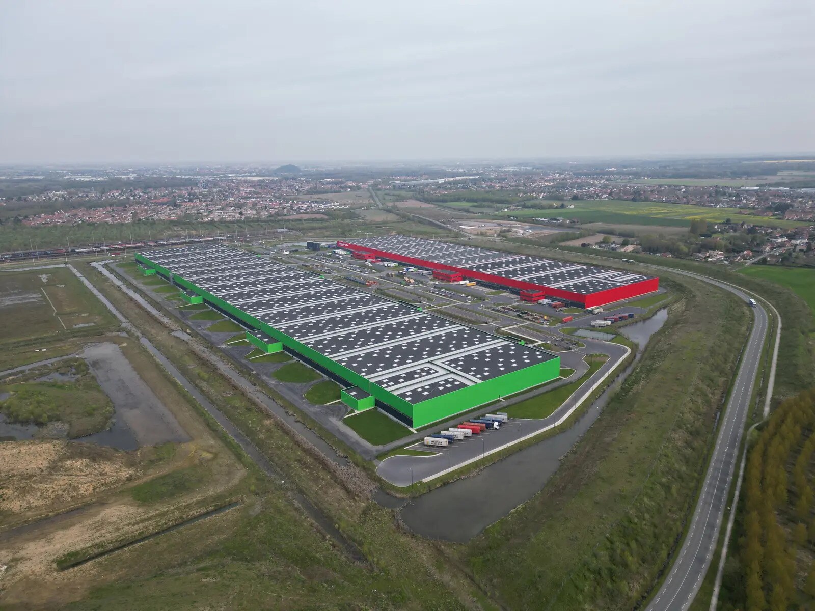 Industrial in Dourges for lease Building Photo- Image 1 of 4