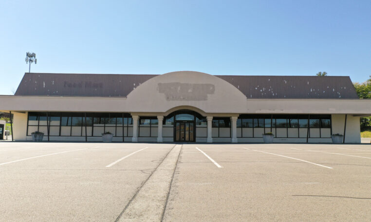 657 Silas Deane Hwy, Wethersfield, CT for lease - Building Photo - Image 2 of 4