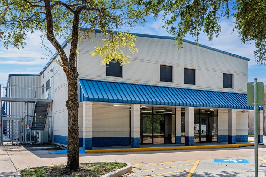 3526-3530 Lang Rd, Houston, TX for lease - Building Photo - Image 2 of 29