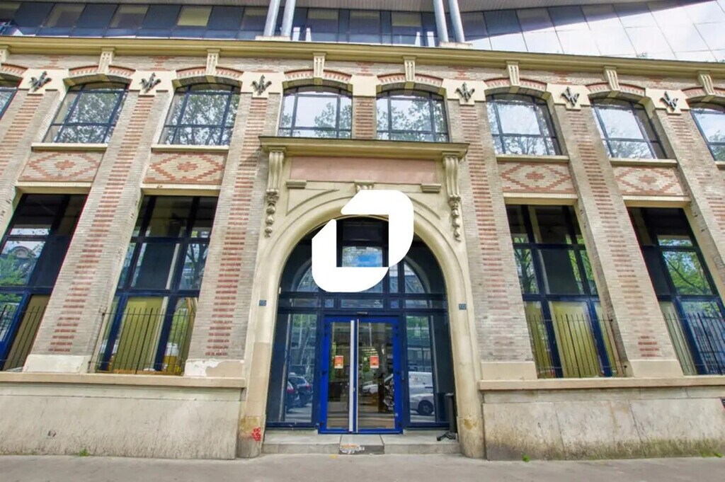 Location Bureaux 945 m² - Photo 1