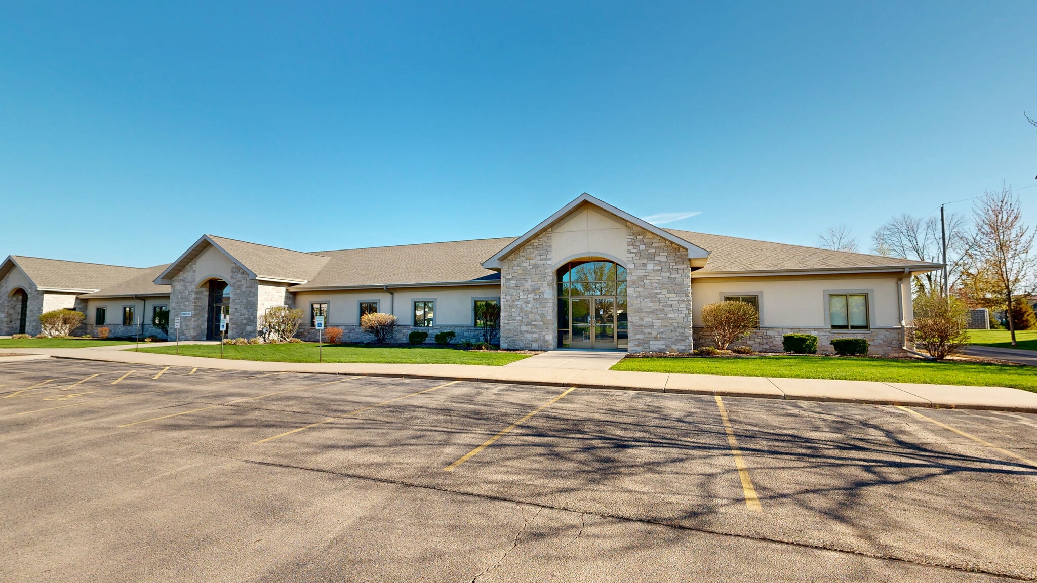 2505 E Evergreen Dr, Appleton, WI for lease Building Photo- Image 1 of 14