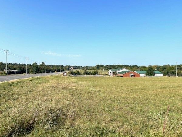 900 South Ellington Parkway, Lewisburg, TN for sale - Building Photo - Image 3 of 8