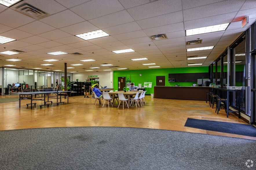 4545 Spring Valley Rd, Farmers Branch, TX for lease - Building Photo - Image 2 of 23